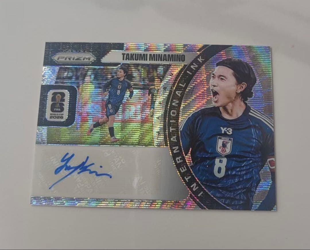 Takumi Minamino Autographed Card Prizm — Japanese