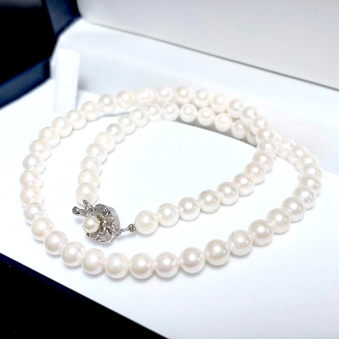 Akoya genuine pearl necklace with 6.8-6.9mm white pearls and silver clasp, 45.5 cm length