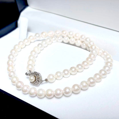 Akoya genuine pearl necklace with 6.8-6.9mm white pearls and silver clasp, 45.5 cm length