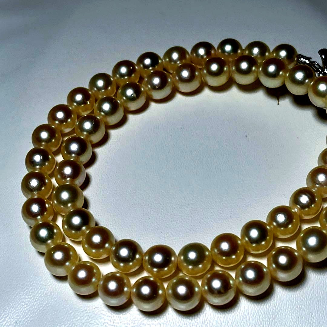Akoya pearl necklace with 6.8-7.2mm cream white pearls and silver fittings, 41cm length