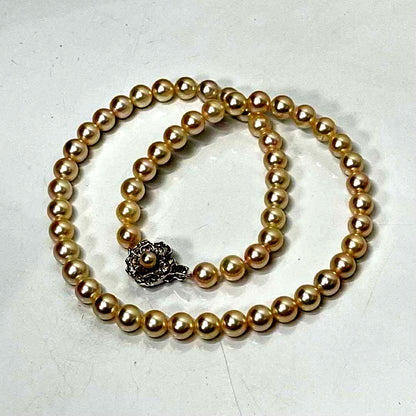 Genuine Akoya pearl necklace by Jewelry Maki with silver engraving and 42cm length