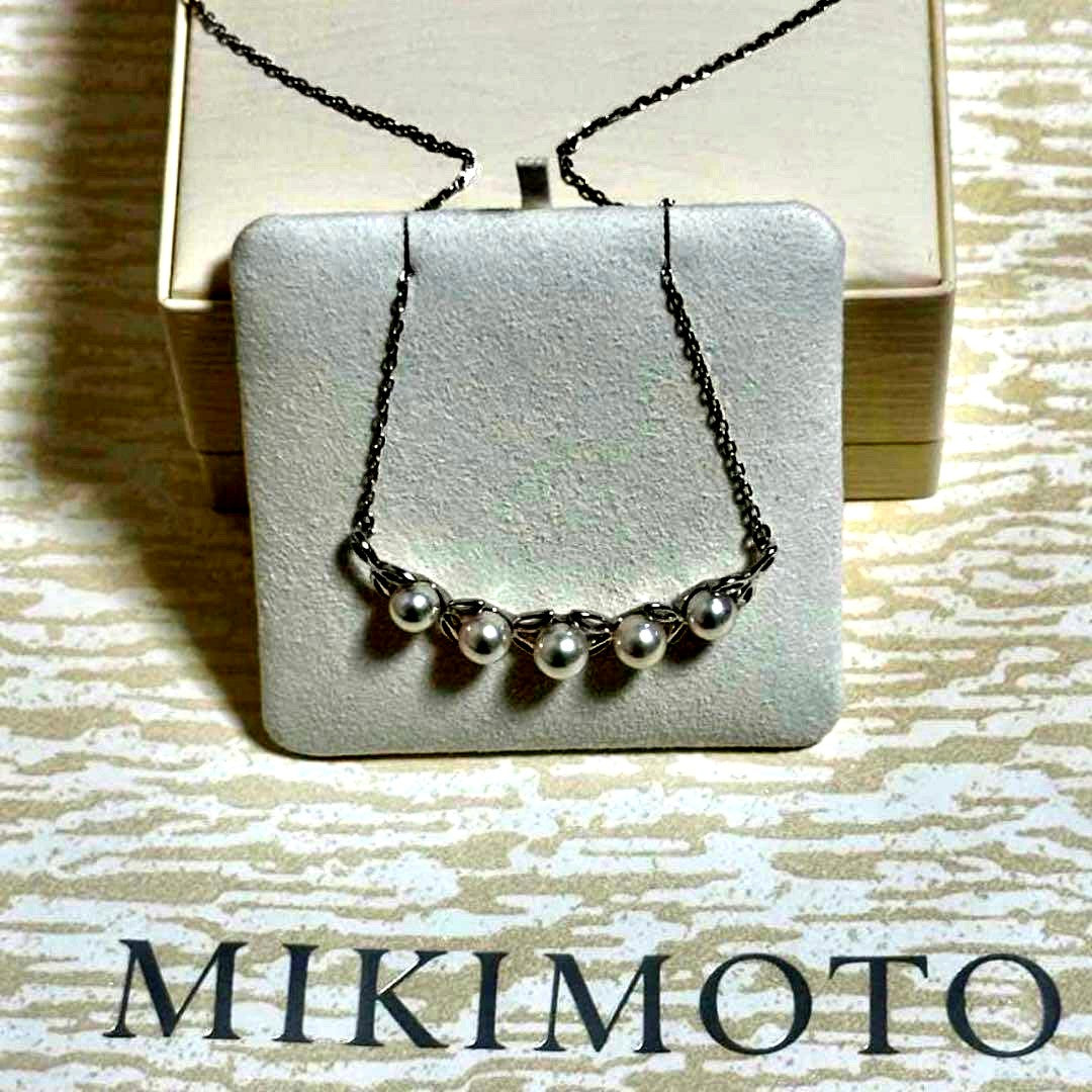 MIKIMOTO necklace with 5 high-grade pearls set in white gold K18WG, 40cm length