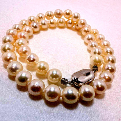 Akoya pearl necklace featuring 8.2mm round real pearls on a 43cm silver chain with silver findings