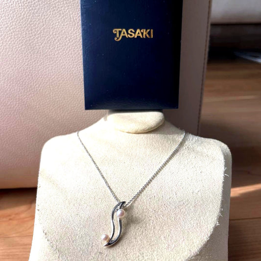 Tasaki Pearl Silver Necklace 42 cm length with lustrous pearls on a silver chain