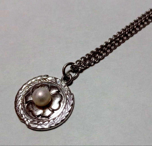 Mikimoto SV Baby Pearl Silver Necklace with a 40cm silver chain and 1.3cm pearl pendant