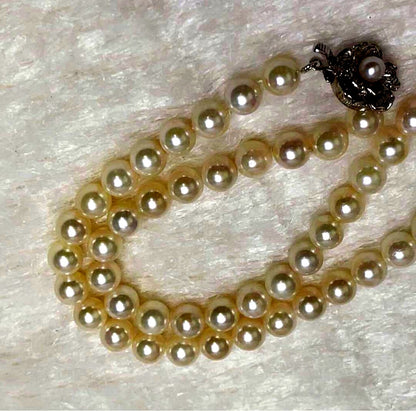 Akoya pearl necklace featuring round 7.5 to 7.8mm pearls on a 42.5 cm strand