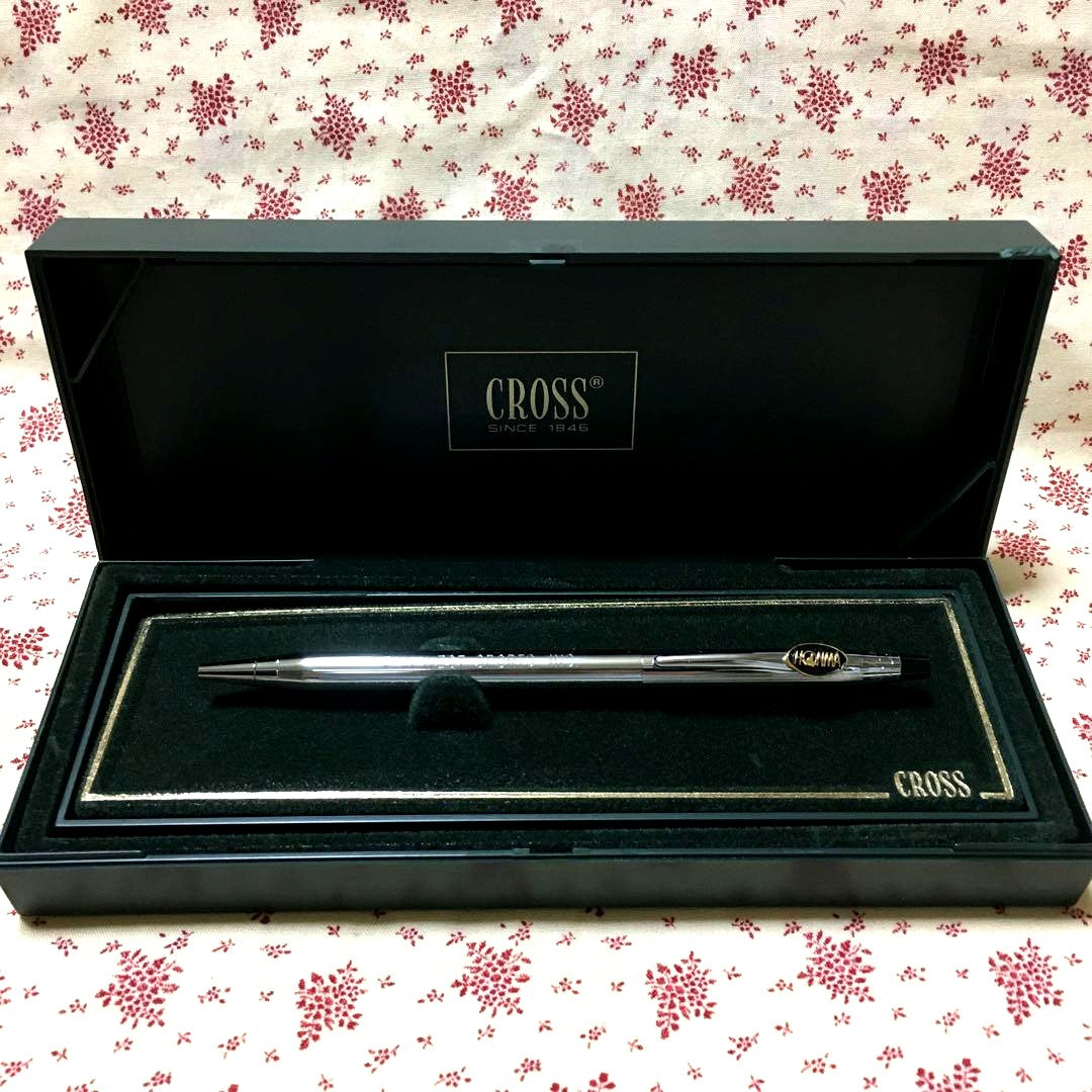 Honma Cross limited edition ballpoint pen with mole logo and included refill in original case with a chipped part
