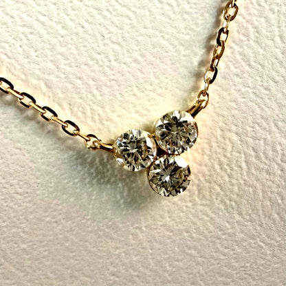 Agete necklace with three 0.15ct diamonds set in K18 gold on a 40cm chain