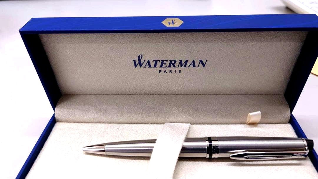 WATERMAN Expert Essential Metallic ballpoint pen made of metal, new condition, shown with guarantee document