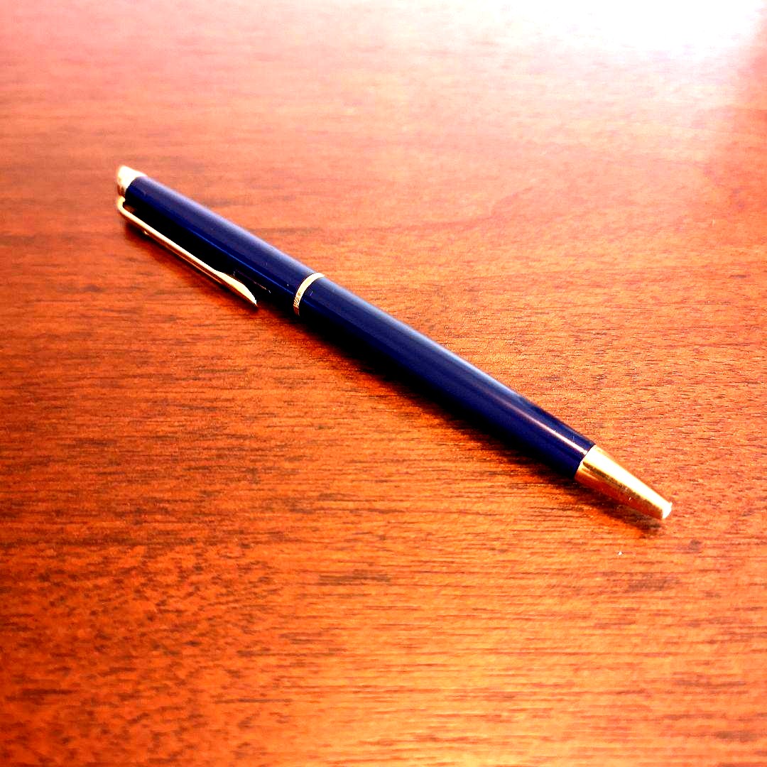 Waterman Metropolitan Ballpoint Pen in navy with minor surface scratches