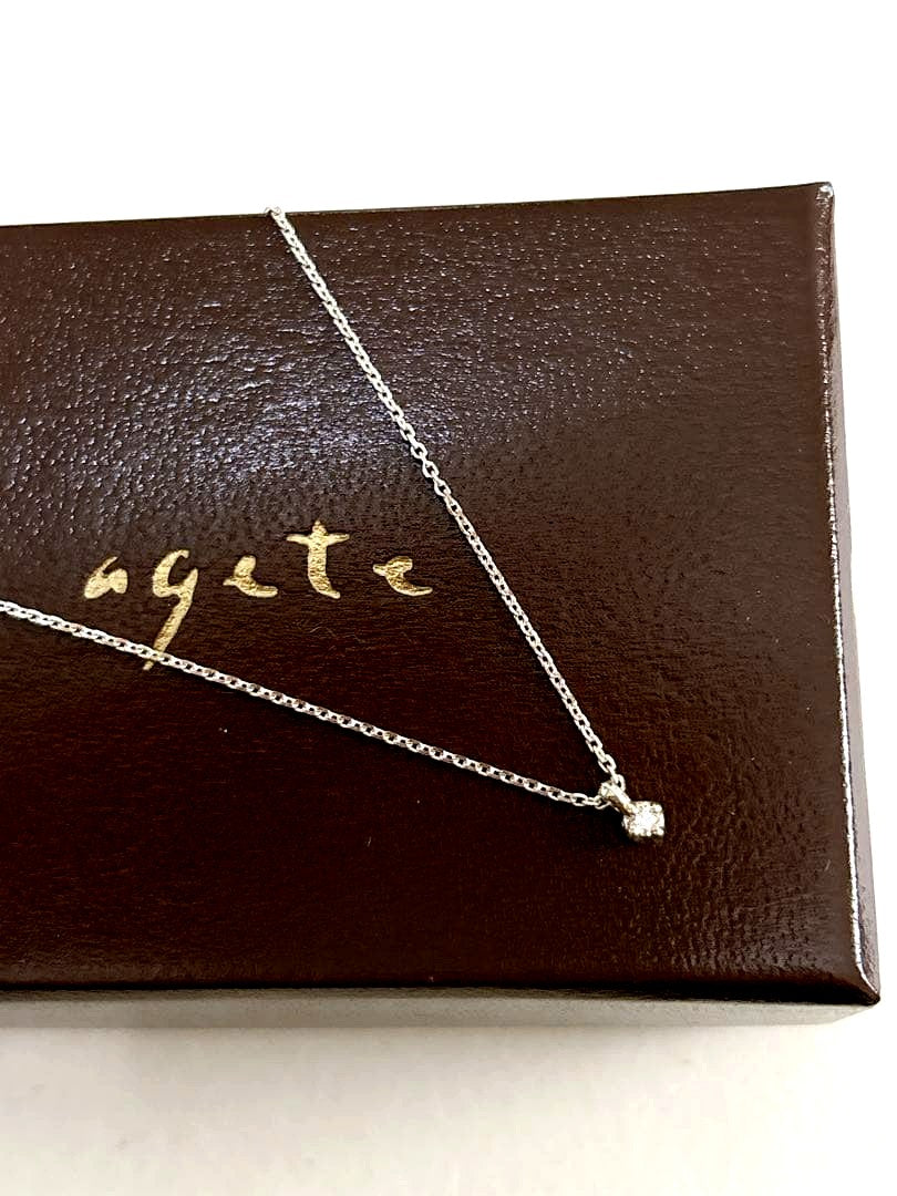 Agete silver necklace with a 40 cm delicate diamond chain on white background