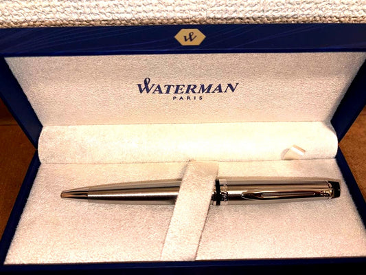Close-up of WATERMAN Ballpoint Pen Expert ES Metallic CT with sleek metallic finish and clip