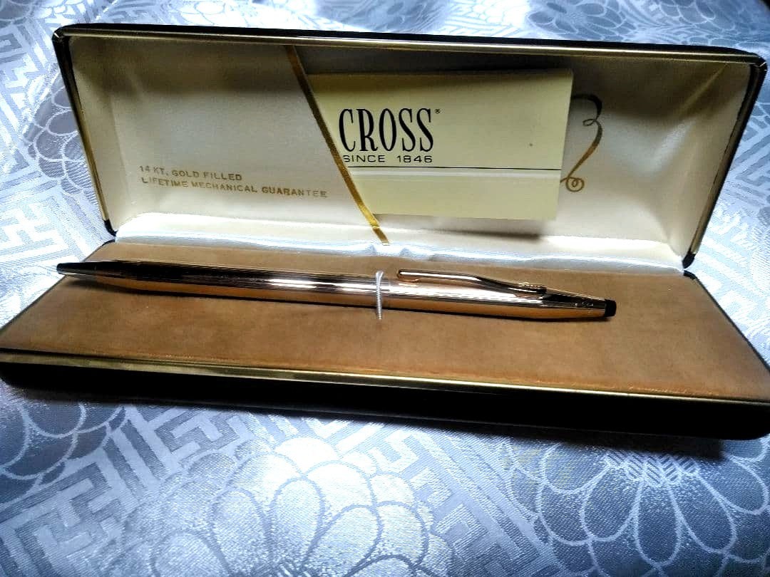 CROSS Classic Century ballpoint pen made of 14K PVD metal, model 1980, shown in gold finish