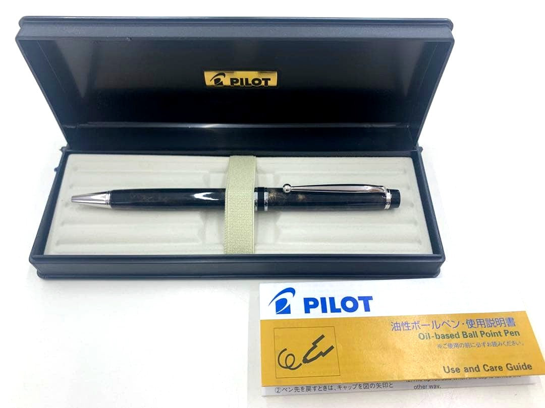 Pilot Twist Ballpoint Pen Gran Segrema Marble with black ink and sleek marble design