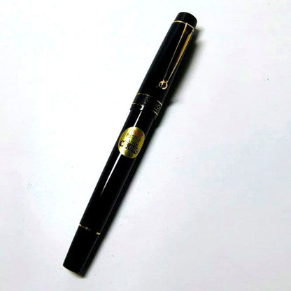 Unused PILOT ECRINO fountain pen with minor storage marks, shown in classic size