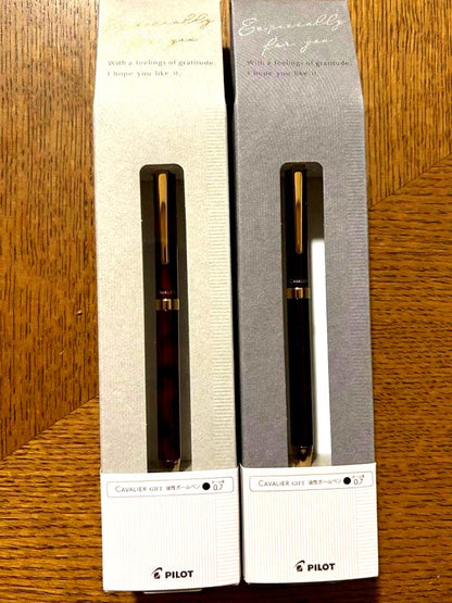 PILOT CAVALIER GIFT oil-based ballpoint pen 0.7mm tip 2-piece set with sleek design