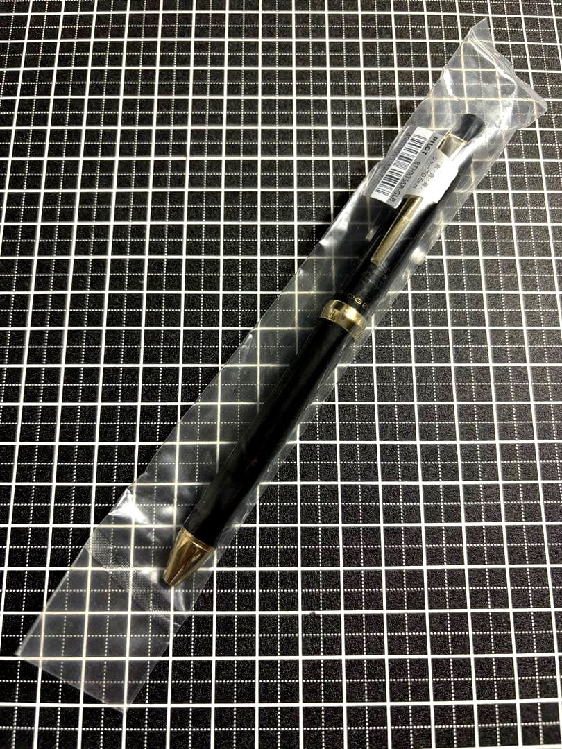 PILOT RiDGE 3+1 multi-functional pen in gloss black showing ballpoint and 0.5mm sharp features