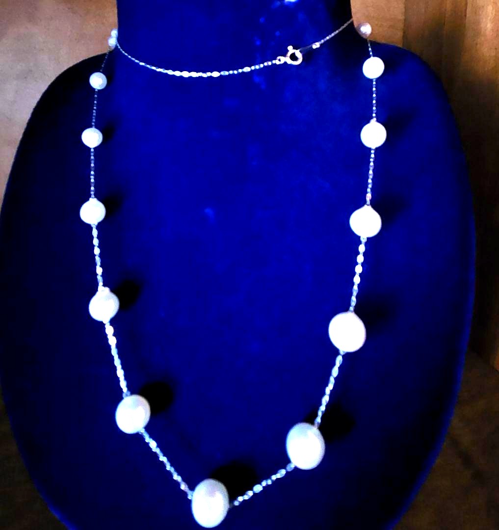 New unused Pt950 Akoya pearl station necklace approximately 70cm length with 4.5 to 8.5mm pearls