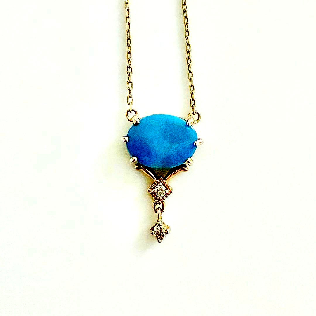 Agete Rare Opal Necklace with 10K gold 40cm chain featuring opal and diamond accents