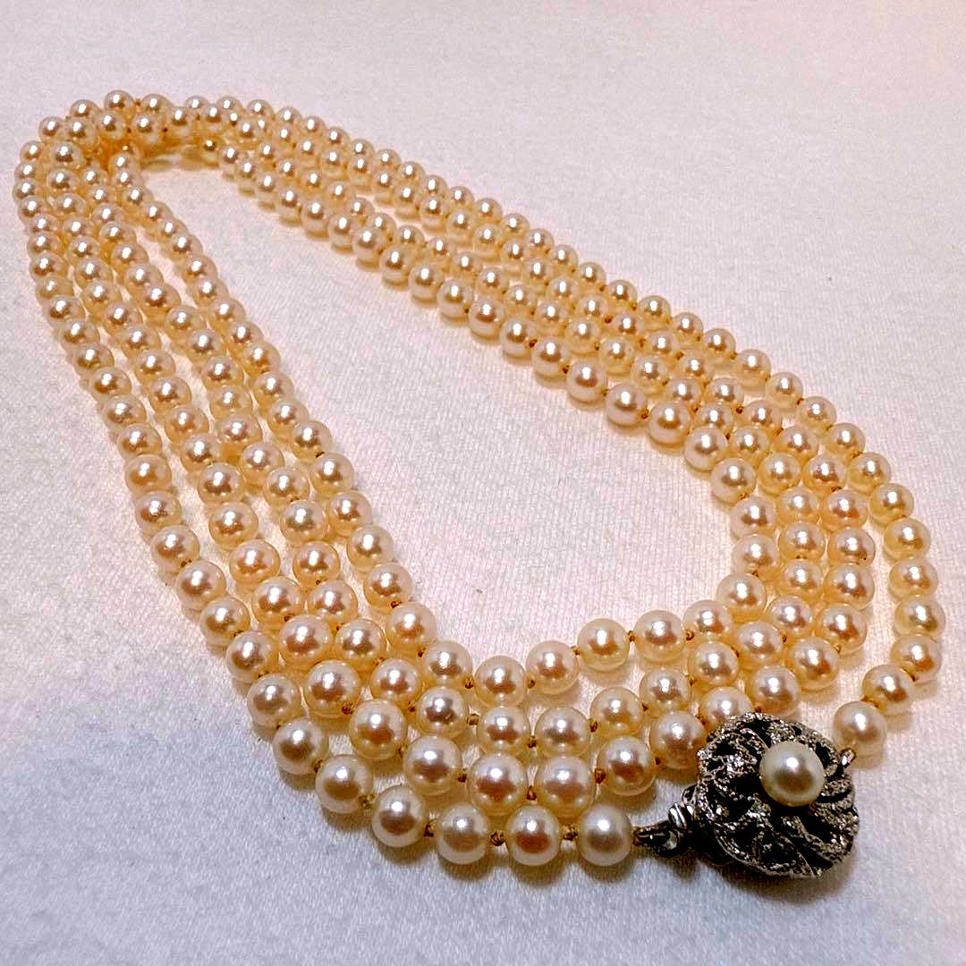 Silver Acoya 2-strand baby pearl necklace with 4.4-4.8mm pearls and 123cm chain length