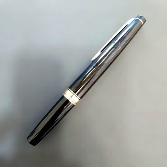 Pilot fountain pen model H773 with 18K gold nib in black and gold finish