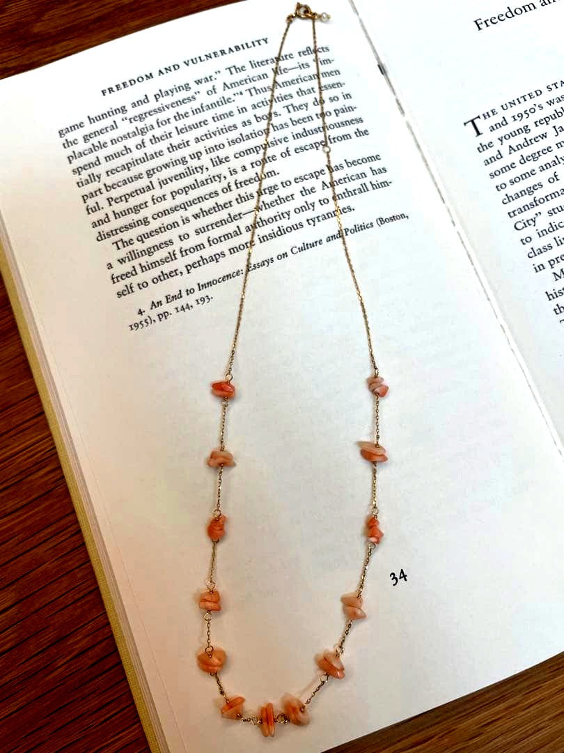 Agete K10 gold necklace with pink coral and freshwater pearl, adjustable length 40 to 45 cm