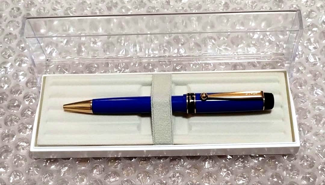 Pilot Lucina ballpoint pen with blue and gold body, new and unused