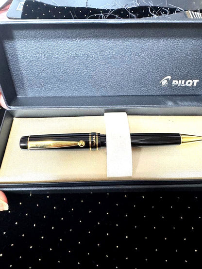 PILOT Lucina black ballpoint pen made of plastic and metal with a dedicated black case