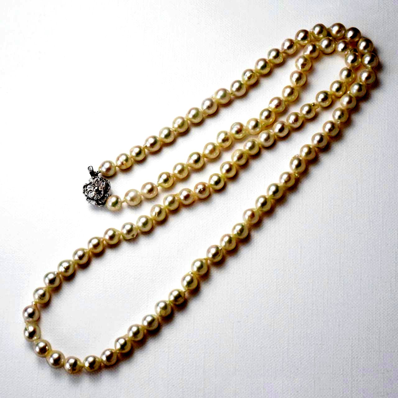 Natural white Akoya pearl baroque shaped long necklace measuring 80cm with 7.5-8mm pearls