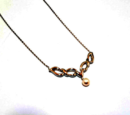 Mikimoto necklace with a 4 cm pearl and silver pendant on a 36 cm silver chain
