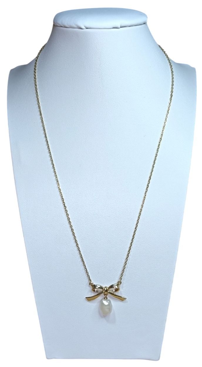 Mikimoto K14 gold necklace with ribbon motif and pearl charm, 37cm length