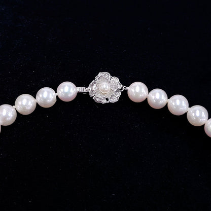 Akoya pearl necklace with 8.5-9.0mm pearls and SV925 clasp on 42cm strand with certification