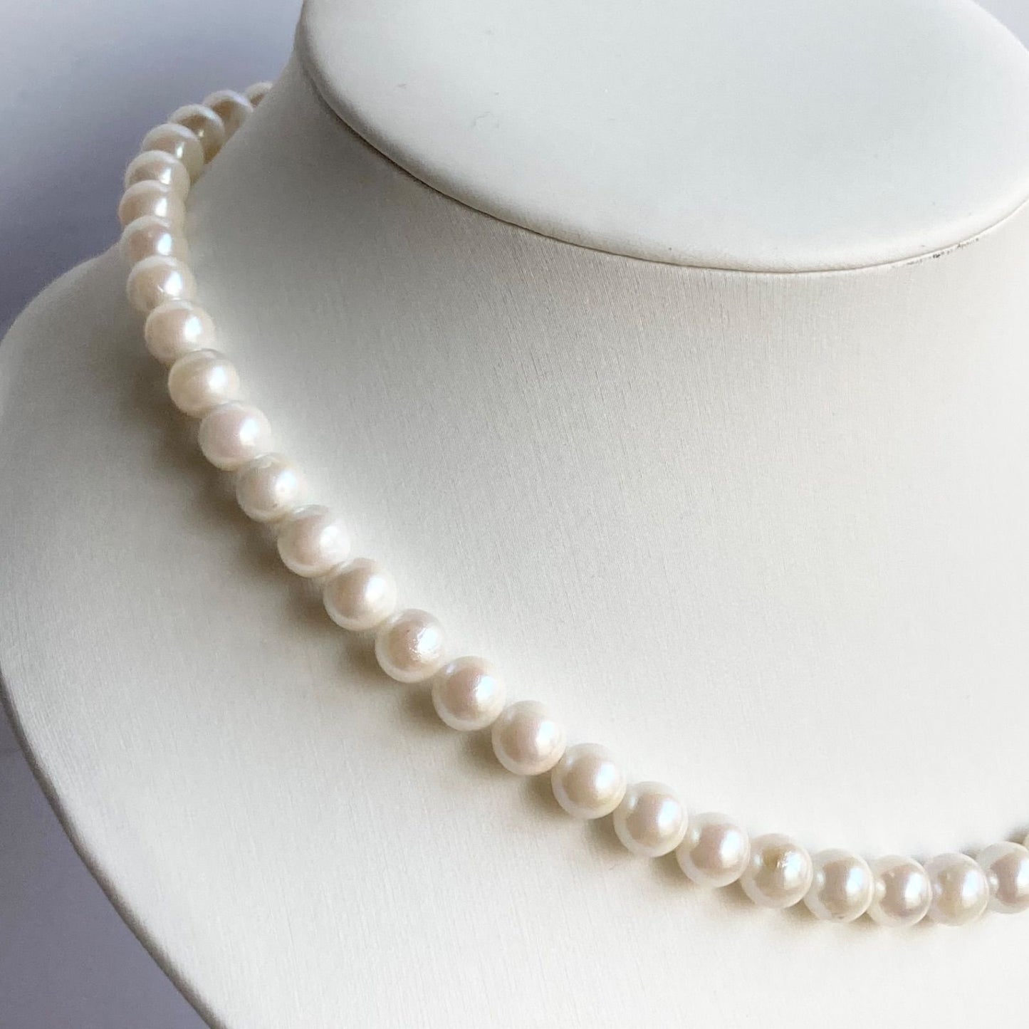 Akoya Pearl Necklace with white round pearls 7.0-7.5mm and silver clasp, 43cm length