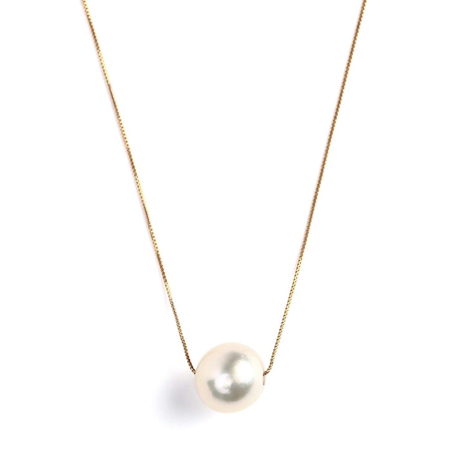 Akoya single pearl pendant necklace with 8.5mm pearl on 40cm yellow gold chain