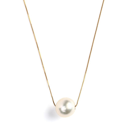 Akoya single pearl pendant necklace with 8.5mm pearl on 40cm yellow gold chain