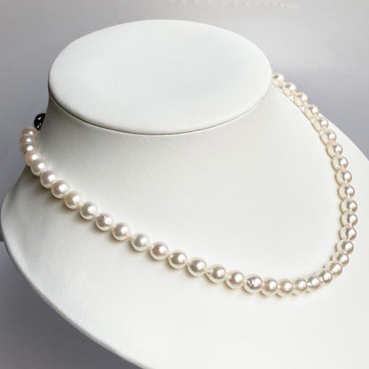 Akoya pearl necklace with 6.0-7.0mm white baroque pearls and silver clasp, 43cm length