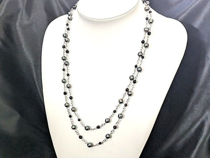 Blue Snubbull Akoya pearl and onyx long necklace measuring 120 cm with 6 mm pearls